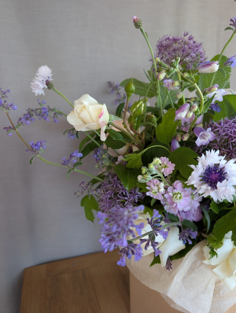 Sweetpea Macfie Chesterfield Florist The Haddon - Image 7