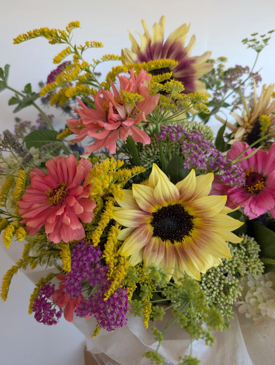 Sweetpea Macfie Chesterfield Florist The Haddon - Image 6