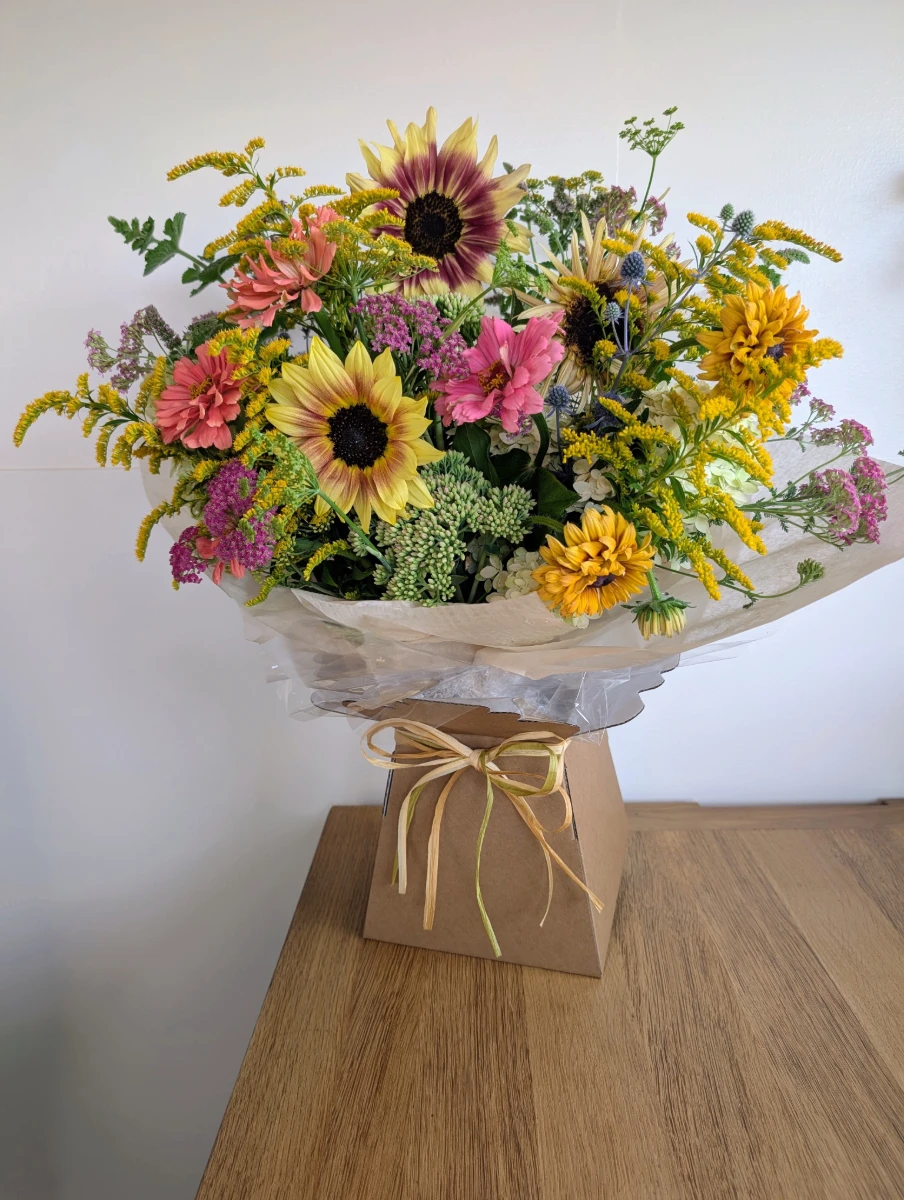Sweetpea Macfie Chesterfield Florist The Haddon - Image 3